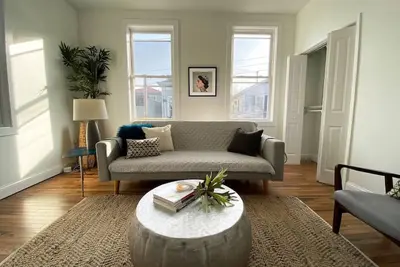 Image de Explore Downtown from Adorable Mount Adams