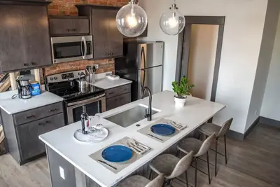 Image de Pleasant Apt 8 · ♥ Gorgeous Condo in the Heart of Otr Free Parking