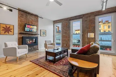 Image de Luxury 4-Bedroom Retreat in Over the Rhine