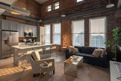 Image de Entire Historic Building: Sleeps 30