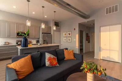 Image de Zango: Explore Otr/Downtown from a Renovated Condo