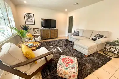 Image de Cottage Del Mar - Min's from the Beach & Downtown wedding venues!