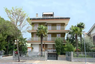 Appartement de vacances avec climatisation et balcon