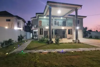 Image de Stylish House with Generator - Tema