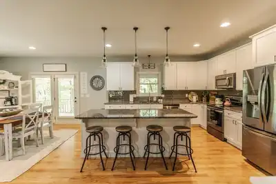 Roamin Falls Mountain Getaway - Hiker's Dream