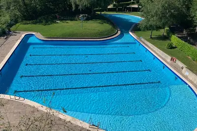 Image de Lake view apartment with pool and tennis
