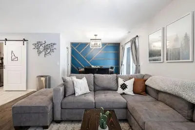 Image de Family Friendly- Games- 4 Bdroom- Walk to Park