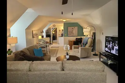 Image de King Apartment -2 miles to I-81