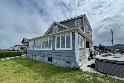 Image de Seaside Beachfront Home on Prom