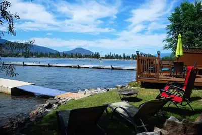Image de Skaha au bord du lac - 5 maison de lit avec quai et moorage