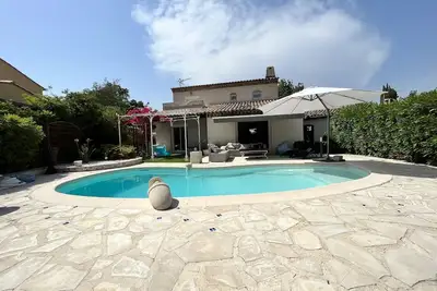 Image de Villa PROVENÇALE, Piscine, 3 chbres, 6 lits, 3 Sdb, 2 wc, 5 mn plages et golf