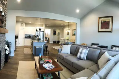 Image de Redmond Midtern - 30+days Stay, 6 min to Airport. King Bed