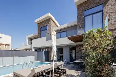 Villa 250m to Agioi Apostoli Beach, Cafes  & Tavernas