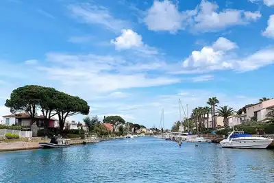 Image de 2 Bedroom House In Port Cogolin (with ponton for boat)