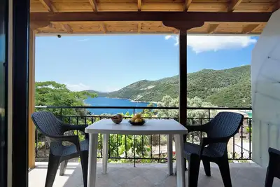 Vardia Studio B avec vue sur la mer, balcon et Wi-Fi