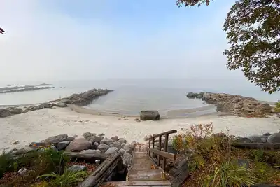 Image de Beautiful lakefront cottage 1 hr North of Winnipeg