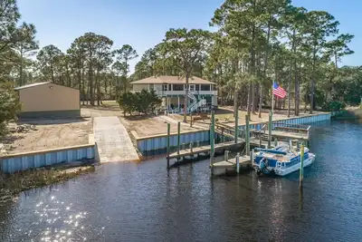 Image de A Beautiful Bayou - 1br/1ba studio on the river