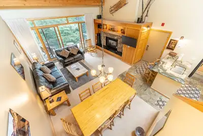 Image de Tucked Away Condo w/ Large Balcony & Mountain Views, Short Drive to Keystone!