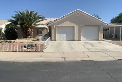 Image de Beautiful Cherokee Street Home by Mesquite Vacation Rentals with $510 of free activities daily