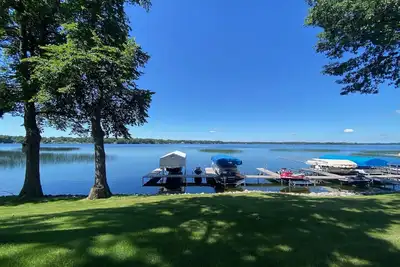 Image de Beautiful newly remodeled Lake Le Homme Dieu getaway