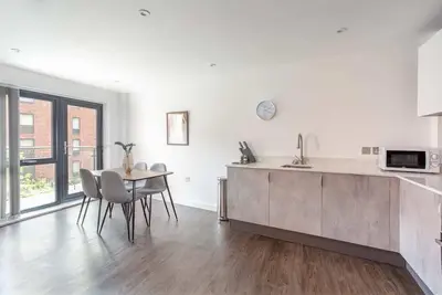 Image de Bright and Spacious 2 Bedroom Apartment in York