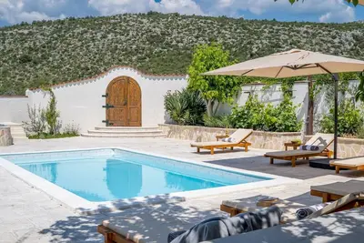 Image de Villa Little Paradise with a private pool, 4 bedrooms, 2 living areas, 3km from the beach in Marina