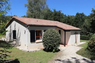Image de Vacation home France * with 2 bathrooms, spacious private garden & Golf course around the corner