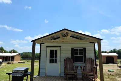 Image de Cute & Cozy Country Cabin
