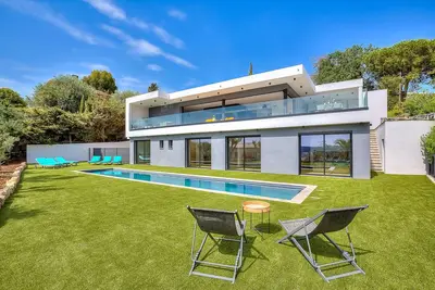 Villa contemporaine à Nice, vue mer La Dolce Vita