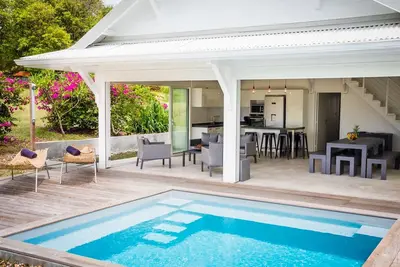 Image de Villa Ever Blue avec piscine Ă 100 m de la mer
