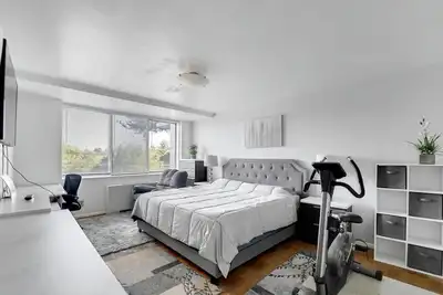 Image de Lovely Duplex Apartment - Free Garage parking close to Dc