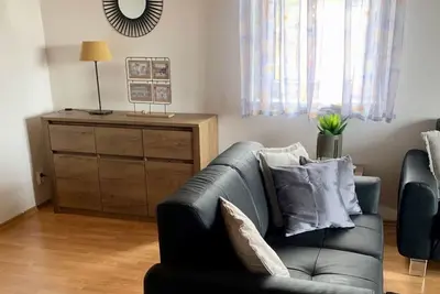 Image de Merveilleuse maison de vacances privée pour 8 personnes avec Wifi, Tv, terrasse et animaux admis