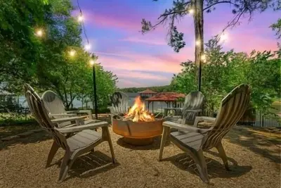 Image de Whimsical Lake Retreat! Kayak, Sup, Arcade, maui mat! Canton/Tyler Sleeps 11