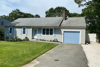 Image de Cozy East Falmouth Cape House, close to beaches, shopping and dining!