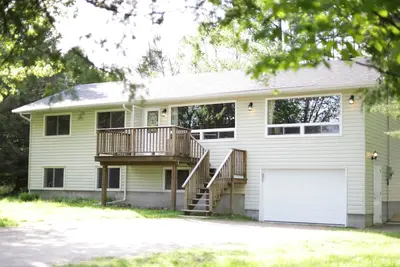 Image de Cozy cottage with ping pong - short walk to the beach