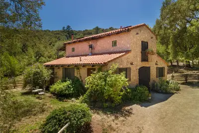 Image de Stunning Tuscan style Home w/ breathtaking view, near the ocean, city and trails