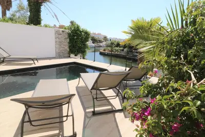 Image de Valira 20d - Belle villa avec piscine et amarre