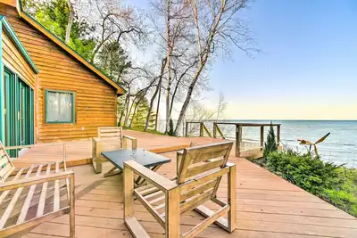 Image de Lakefront Applegate Retreat w/ Private Beach!