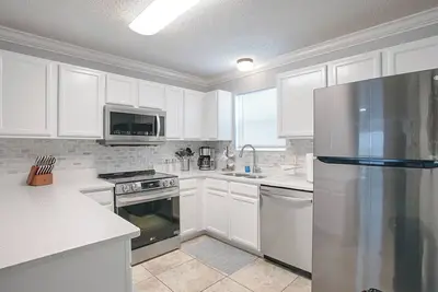 Image de Adorable Cottage, fully furnished & free internet, golf cart, newly renovated