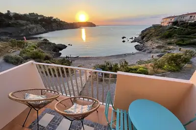 Image de Azur Les pieds dans l'eau - Wifi Fibre-  Parking Couvert ☀️