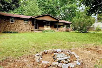 Image de 3 bedroom 2 bath ranch style house on 5 acres. . . . .