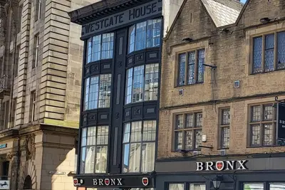 Image de Lovely 2 bed central Hudds Apartment w/parking