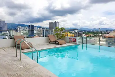 Image de Poolside Condo Unit in Mabolo Garden Flats