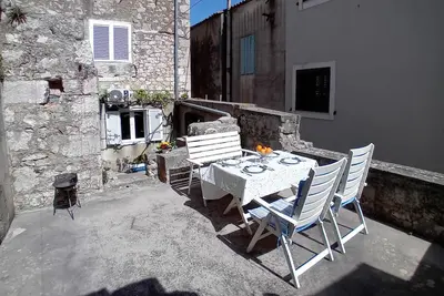 Image de Superbe maison Ă Veli Iz avec WiFi