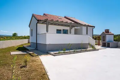 Image de Belle maison Ă Ljubac avec WiFi