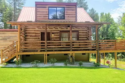 Image de Three Bears Cabin - Unique Four Bedroom Luxury Cabin with Hot Tub!