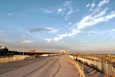 Image de Spacious Family Home By Beach And Boardwalk