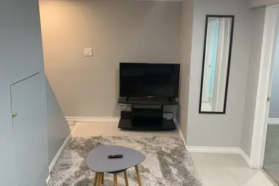 Image de Adorable two bedrooms unit with sperate entrance close to everywhere