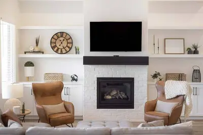 Image de Stunning Views & Cozy Nights at Lakeside Villa