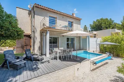 Image de La Ciotat-Fontsainte, belle villa avec piscine et climatisation 60 m. de la mer